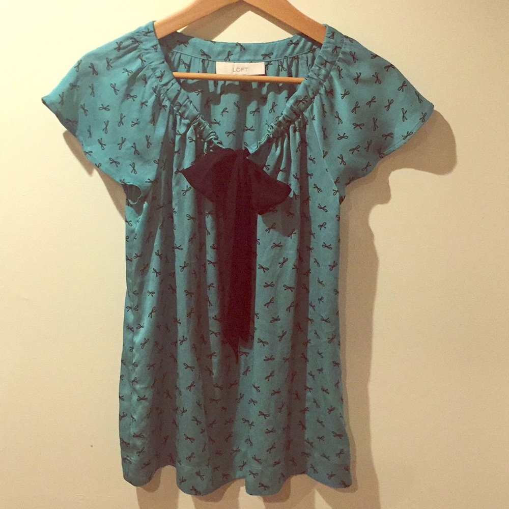 Loft green bow print top size xs